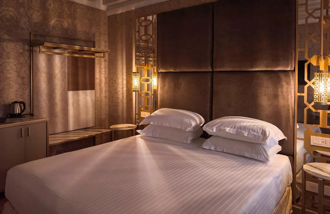 Hotel Antiche Figure-1